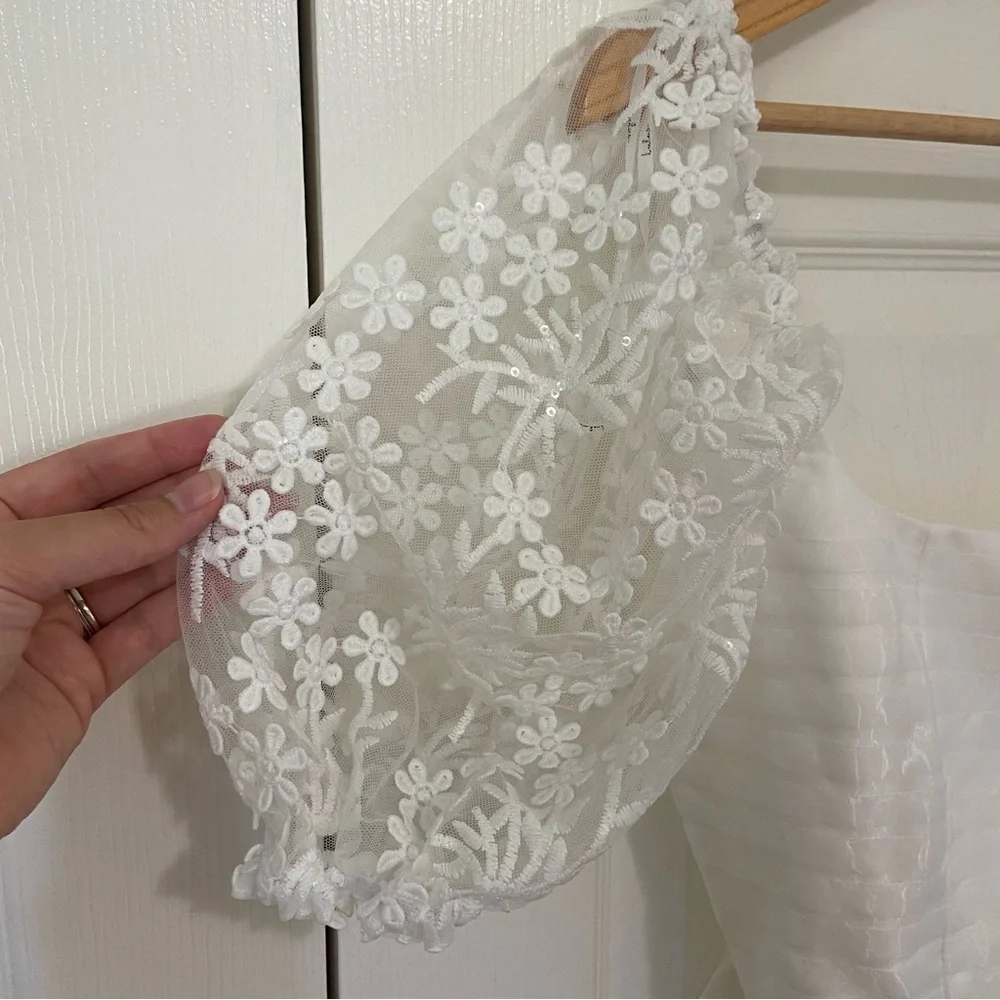 Lulu’s NWT Charming Potential White Backless Puff Sleeve Floral Bow Mini Dress S - Picture 5 of 10